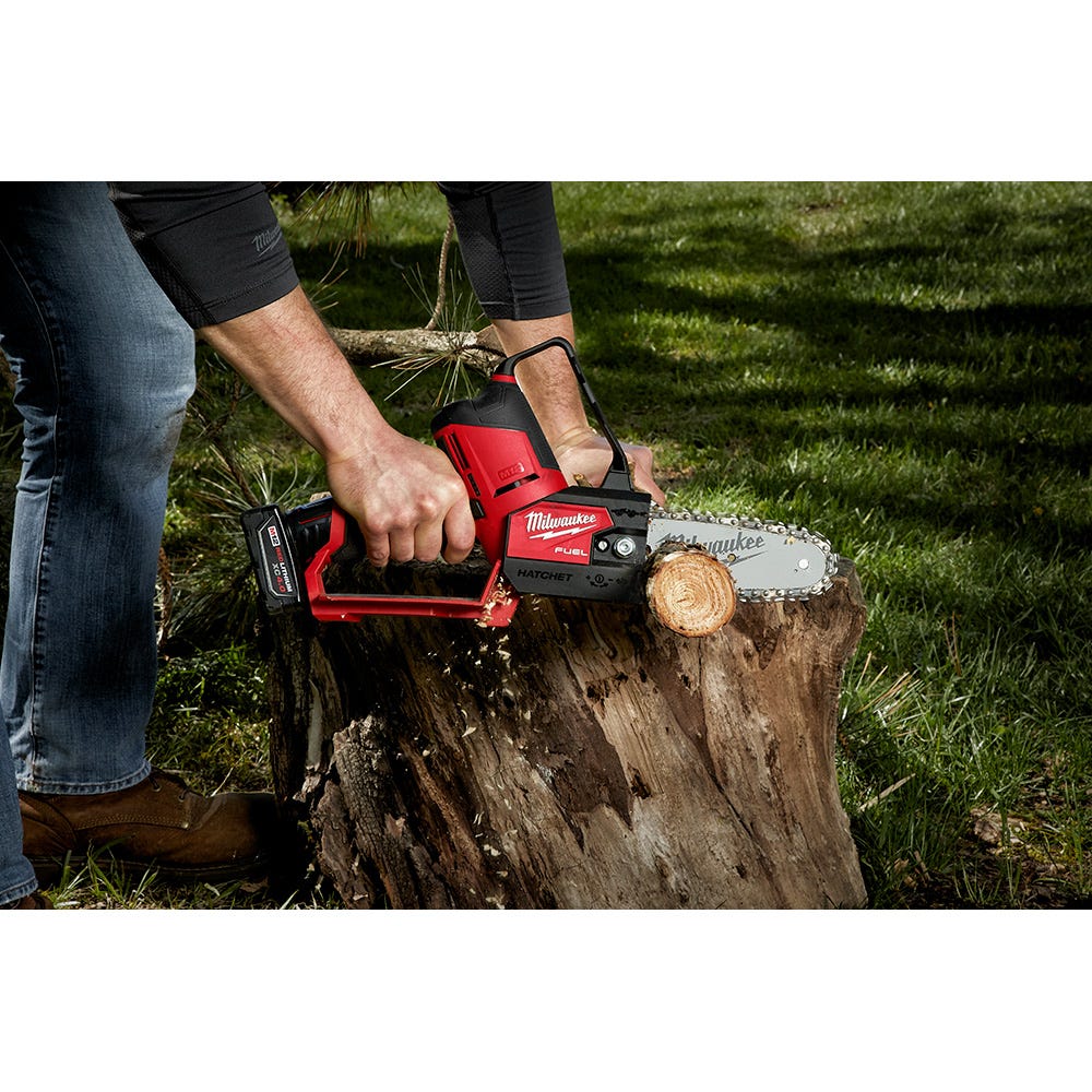 Milwaukee 2527-21 M12 FUEL HATCHET 6-Inch Pruning Saw 4.0Ah Kit