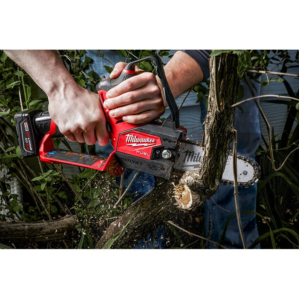 Milwaukee 2527-21 M12 FUEL HATCHET 6-Inch Pruning Saw 4.0Ah Kit