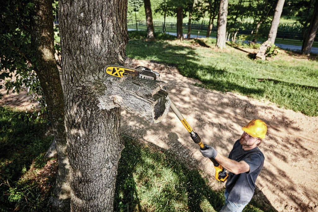 DeWalt DCKO86M1 20V MAX Cordless Pole Saw And Pole Hedge Trimmer Combo 4.0Ah Kit