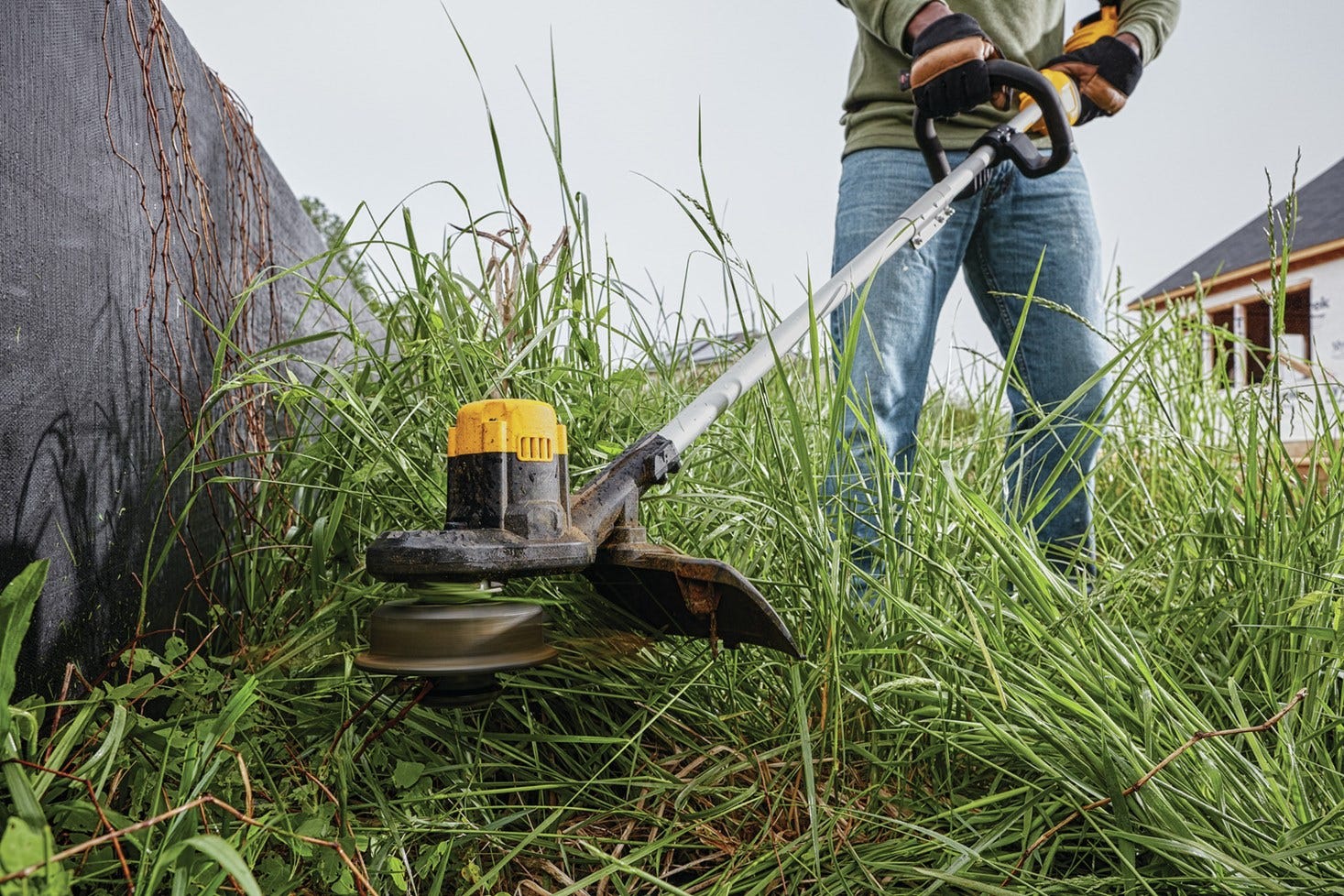 DeWalt DCKO975M1 20V MAX String Trimmer and Blower Combo 4.0Ah Kit