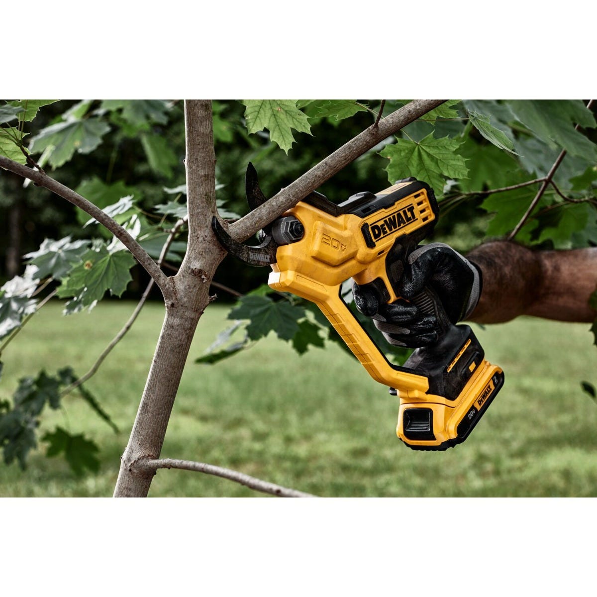 DeWALT DCPR320B 20V MAX 1-1/2 in. Cordless Shrub and Limb Pruner, Tool Only